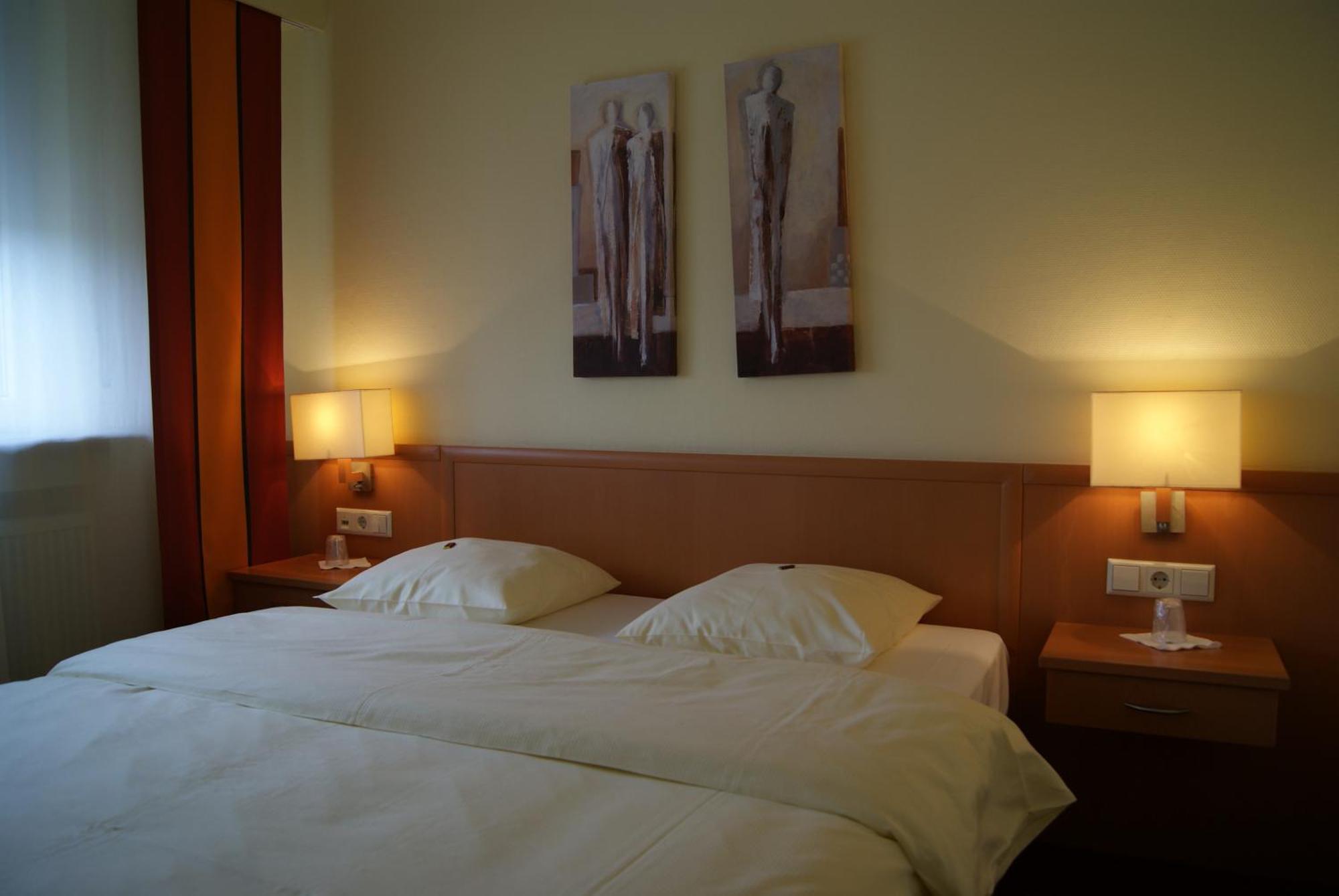 Logis Hotel Acacia Esch-sur-Alzette Exteriör bild