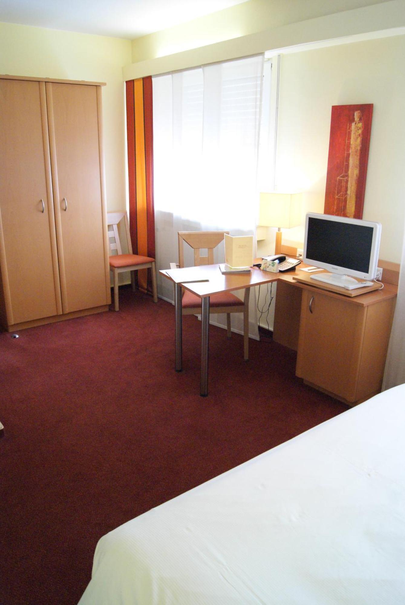 Logis Hotel Acacia Esch-sur-Alzette Exteriör bild