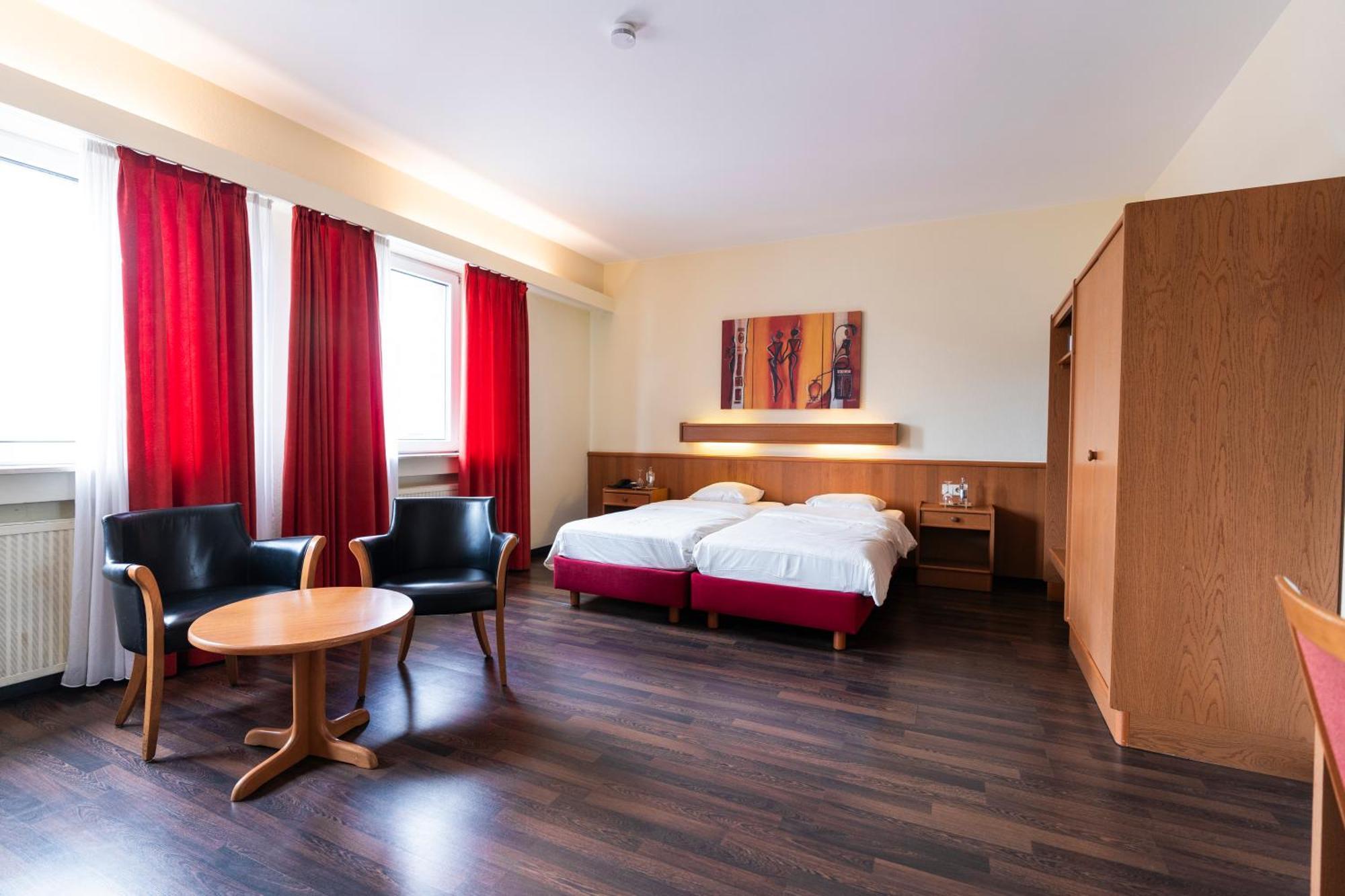 Logis Hotel Acacia Esch-sur-Alzette Exteriör bild